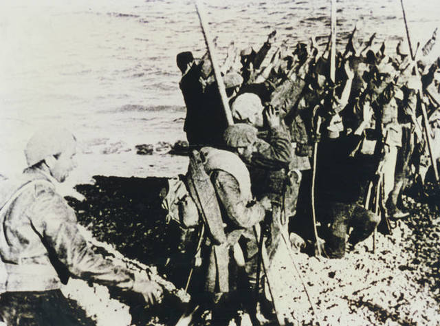 Las tropas nacionales llegan al mediterráneo