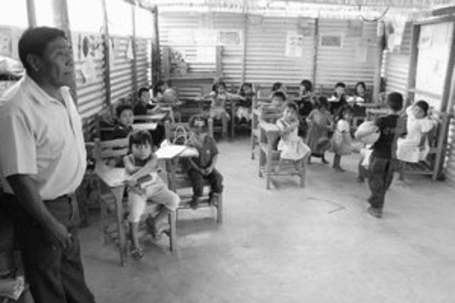Los sectores marginados gozan de educación primaria