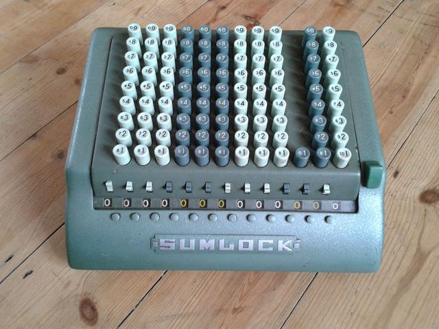 LA CALCULADORA ELECTRÓNICA