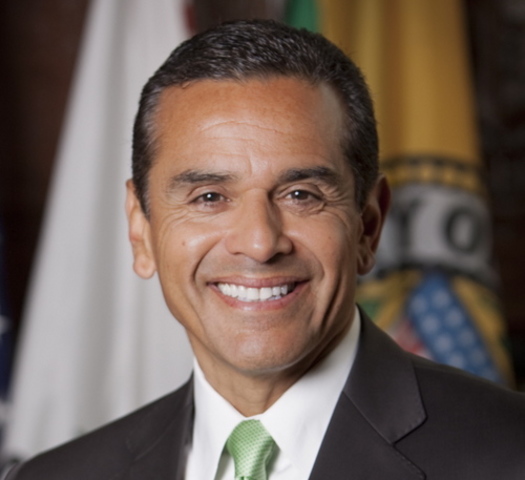 Antonio Villaraigosa primer alcalde chicano de Los Ángeles