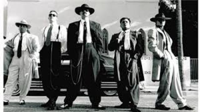 Los disturbios de Zoot suit comienzan en Los Ángeles