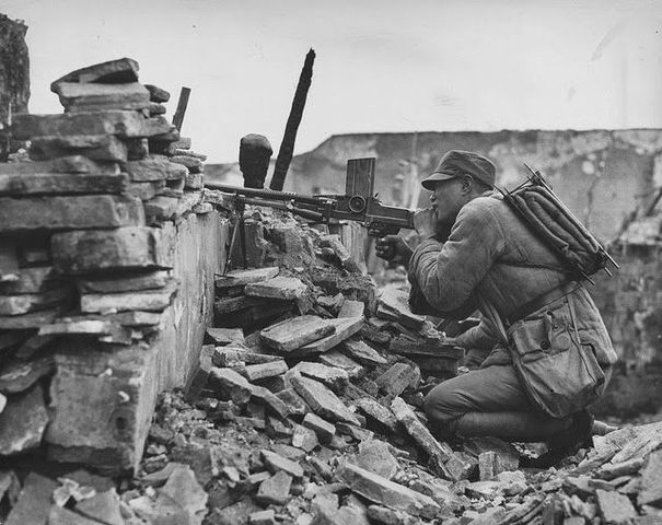 Japan verklaart China officeel de oorlog.