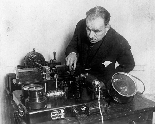 Патент на шариковую ручку.