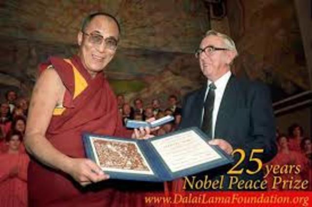 Cultura: Dalai Lama recibe el premio de paz