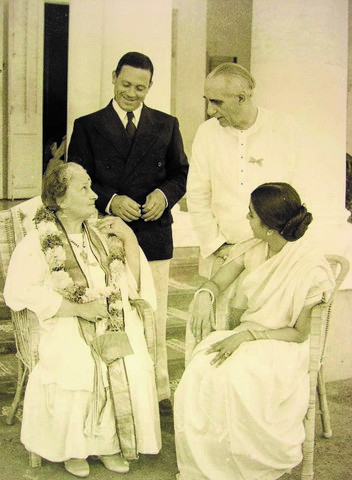 Enseñanza y Conferencias en India.