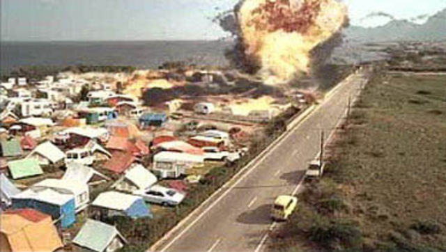 Un camión cisterna se estrella junto a un camping.