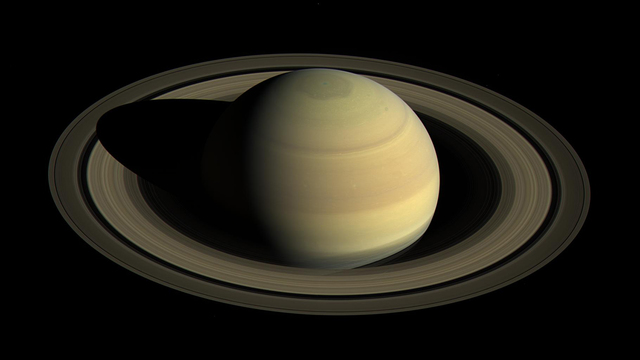 First Saturn fly-by
