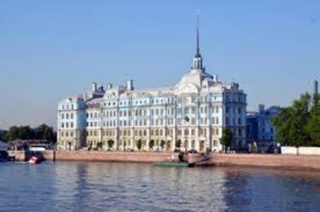 Entro a la academia Naval de San Petersburgo