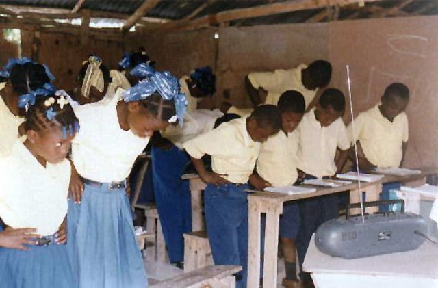 EDUCACION POR RADIO(AMPLITUD MODULADA)