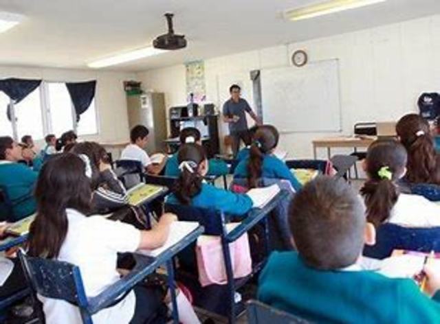 Inauguración de una Telesecundaria