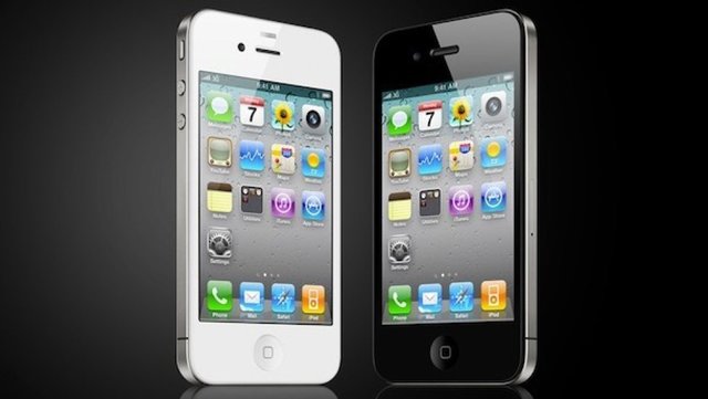 iPhone 4s, 2011