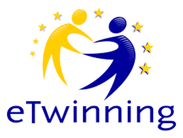 eTwinning al semaforo: percorsi e moduli formativi per la crescita professionale del Docente