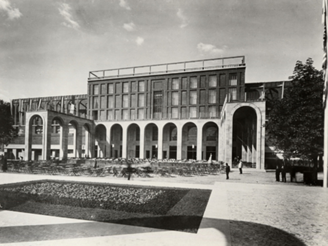 Apertura del palazzo delle Esposizioni della Triennale di Milano