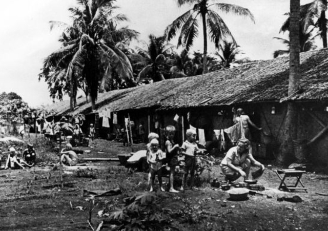 Nederlands Indie word bezet door de Japanners