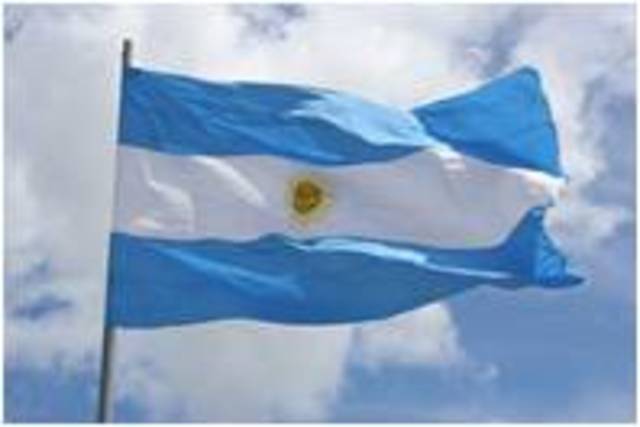 Enarbola por primera vez la bandera celeste y blanca en Rosario