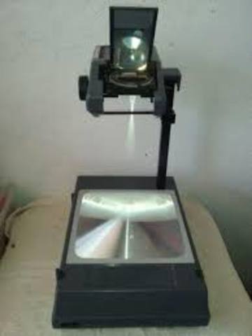 EL PROYECTOR DE ACETATOS