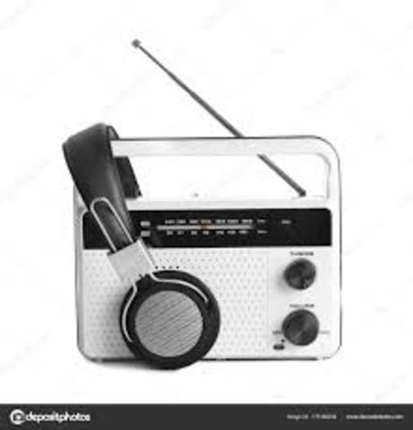 USO DE LOS AURICULARES Y LA GRABADORA PORTÁTIL EN LA EDUCACIÒN