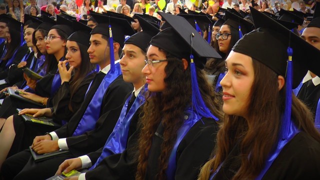 JOSE HERNANDEZ SE GRADUA DE LA PREPARATORIA FRANKLIN