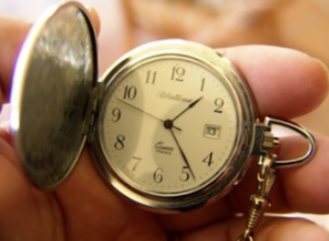 reloj de cristal de cuarzo