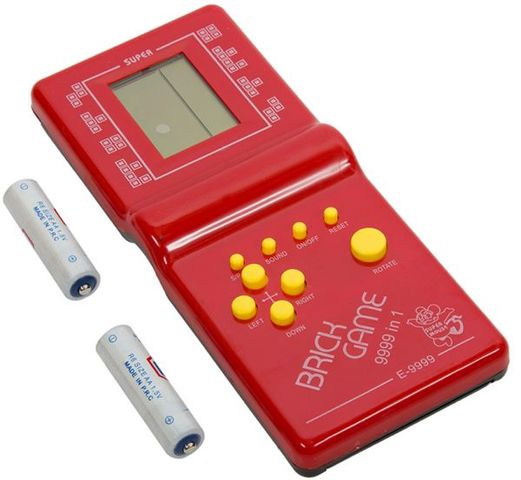 FIRST EXPOSURE TO BRICK GAME