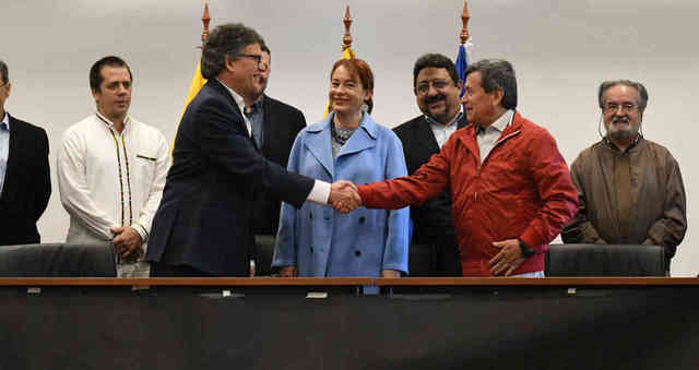 El ELN y Gobierno de Colombia anuncian el traslado de las conversaciones a La Habana