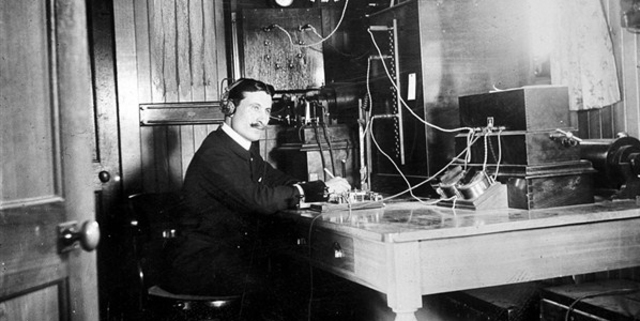 Primera instalación de línea telegráfica