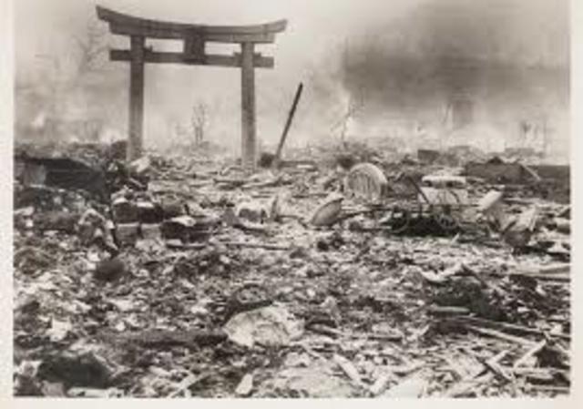 Little Boy drops on Hiroshima