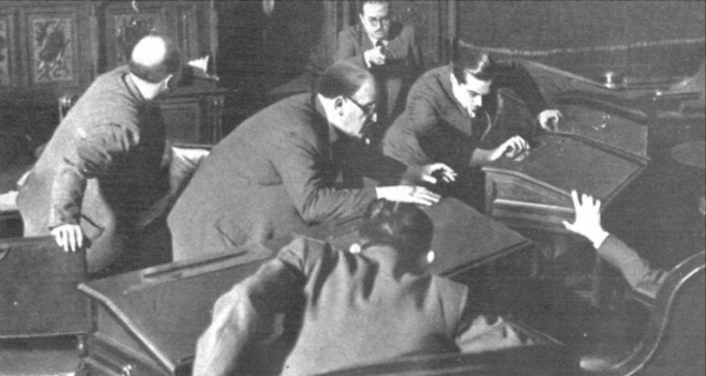 Asesinato de Enzo Bordabehere.