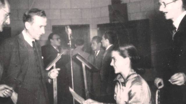 Inicio de la educación a distancia en Colombia.