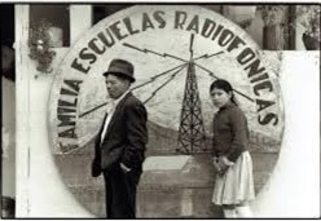 Escuelas radiofónicas