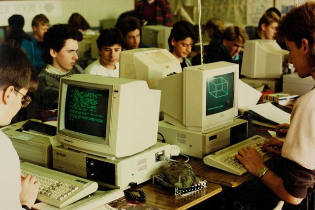 Las Computadoras se Integran a la Educación