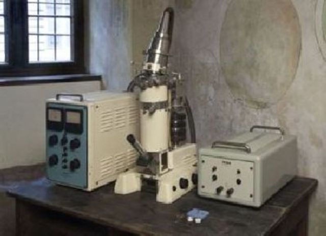 Niemcy, mikroskop elektronowy skonstruowany przez Ernsta Ruska i Maksa Knollem