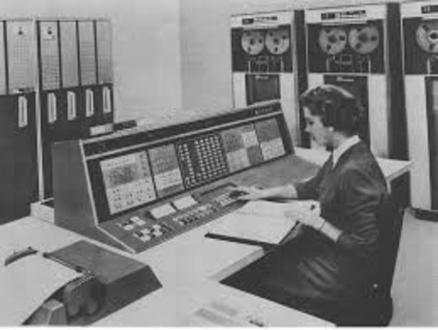 SEGUNDA GENERACIÓN DE LAS COMPUTADORAS