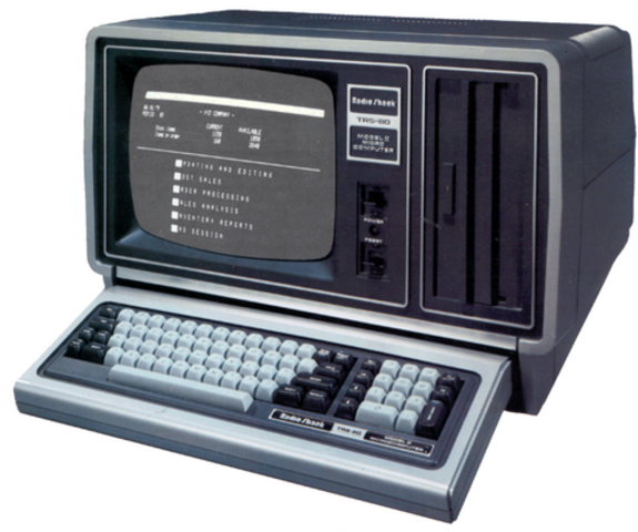 Первый настольный компьютер TRS-80
