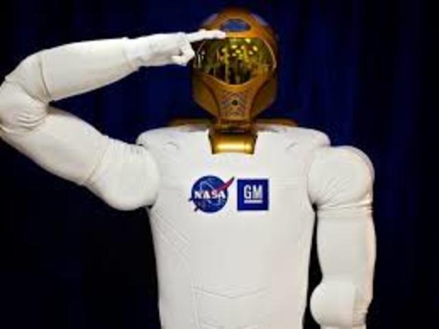 робот на МКС