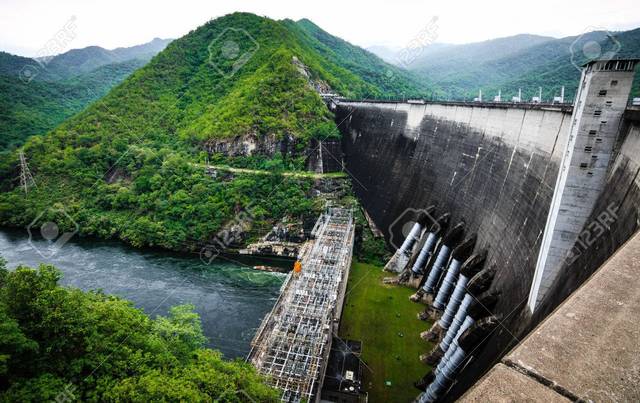 Tailandia.  El Banco da fondos para la presa hidroeléctrica Bhumibol.