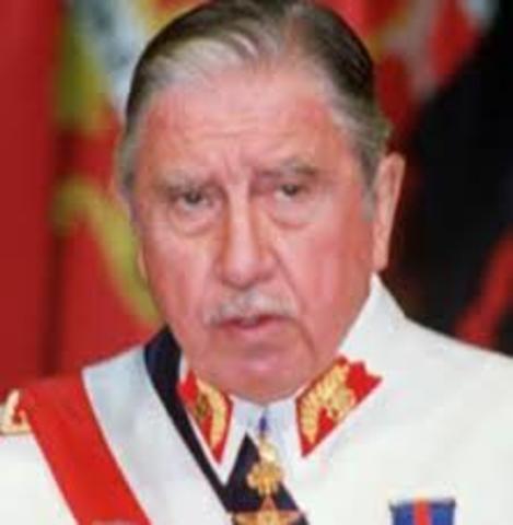 Chile.  La dictadura de Pinochet recibe un apoyo sustancial del Banco