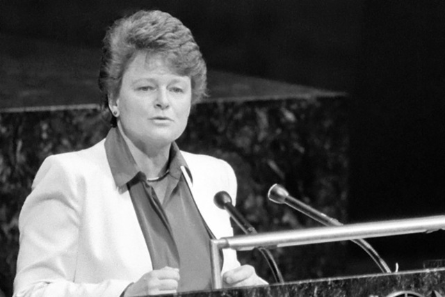 La ONU establece la Comisión Mundial sobre el Medio Ambiente y Desarrollo.