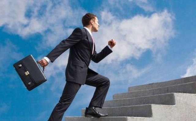 Convocatoria ascenso auxiliar administrativo en la empresa.