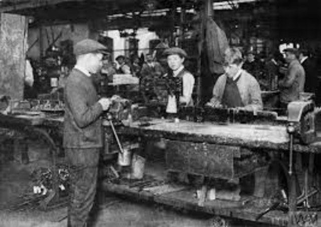 Children Working In War Industries*-1
