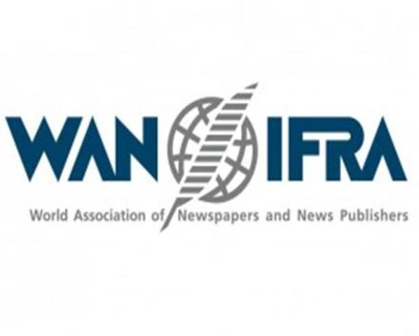 Se funda la World Association of Newspapers and News Publishers la cual ofrece defender y promover la libertad de prensa y facilitar la innovación