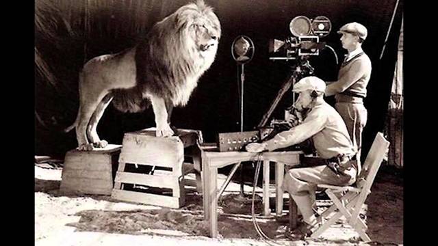 CINE SONORO Y A COLOR