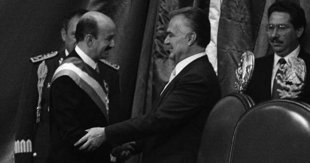 CARLOS SALINAS ASUME LA PRESIDENCIA