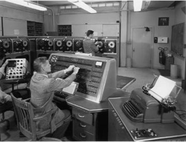 Primera Generación de Computadoras: UNIVAC.
