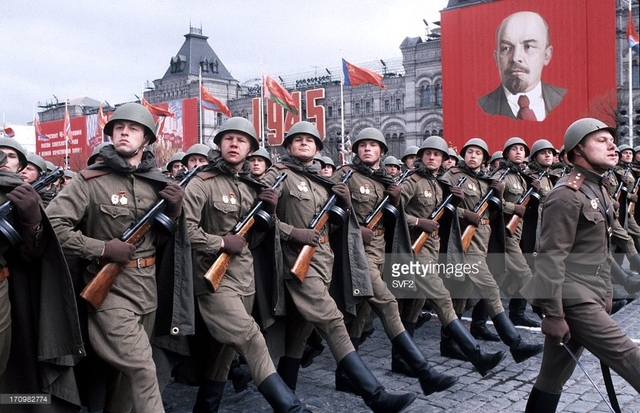 Soviet troops withdraw