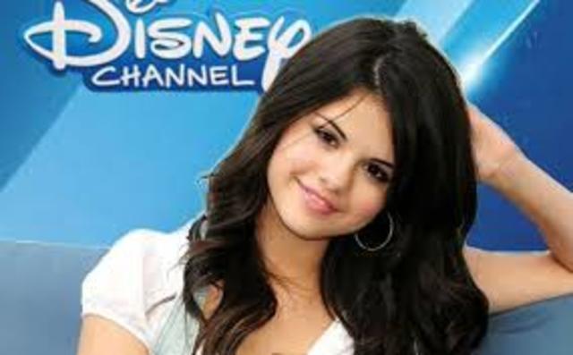 Primer contrato de Selena