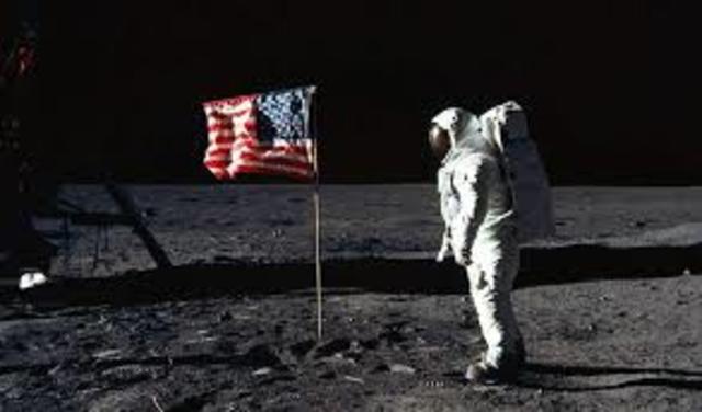 científico, Hombre pisa la luna