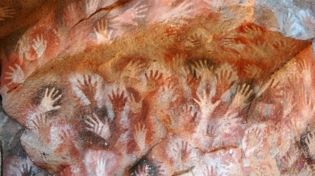 El Castillo Cave Paintings : Prehistoric (40800 - 37000 BCE)