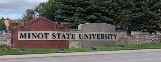 Minot State College becomes Minot State University