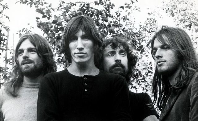 Acontecimiento Cultural: Se lanza el albun The Dark Side Of Moon de la Banda Pink Floyd.